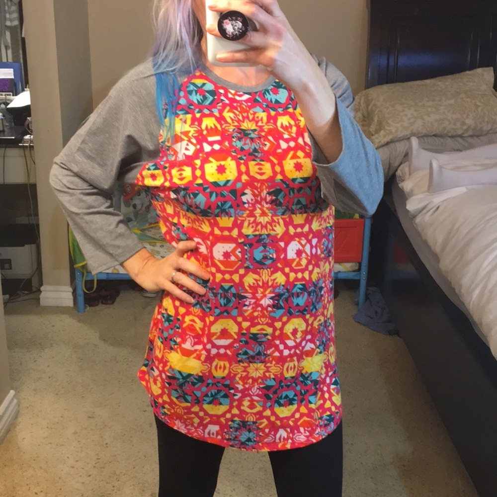 💙NWOT LuLaRoe Randy Shirt💙